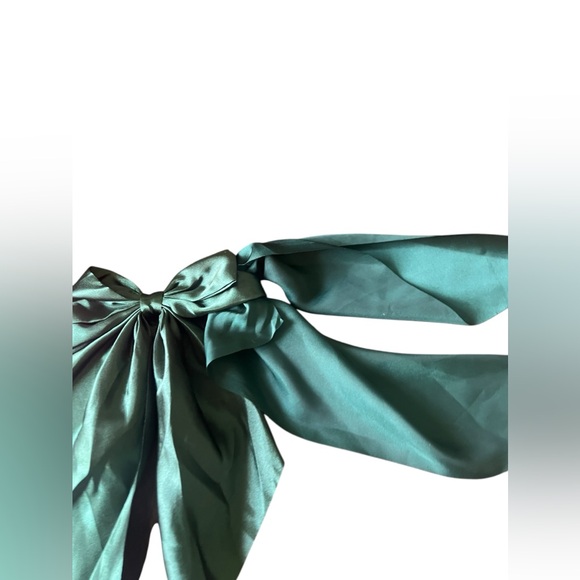 Christmas holiday bow garland - 7 bows long - Picture 6 of 6